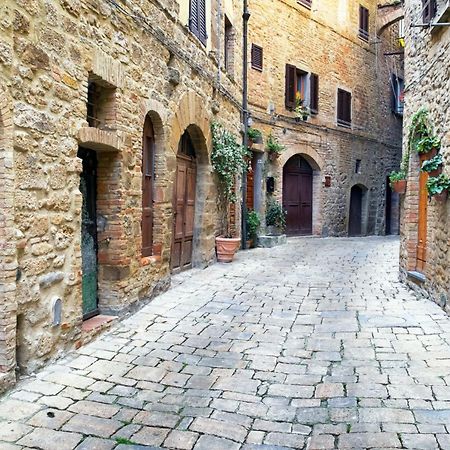 Il Chiostro Appartamenti & Suites 苏韦雷托 外观 照片