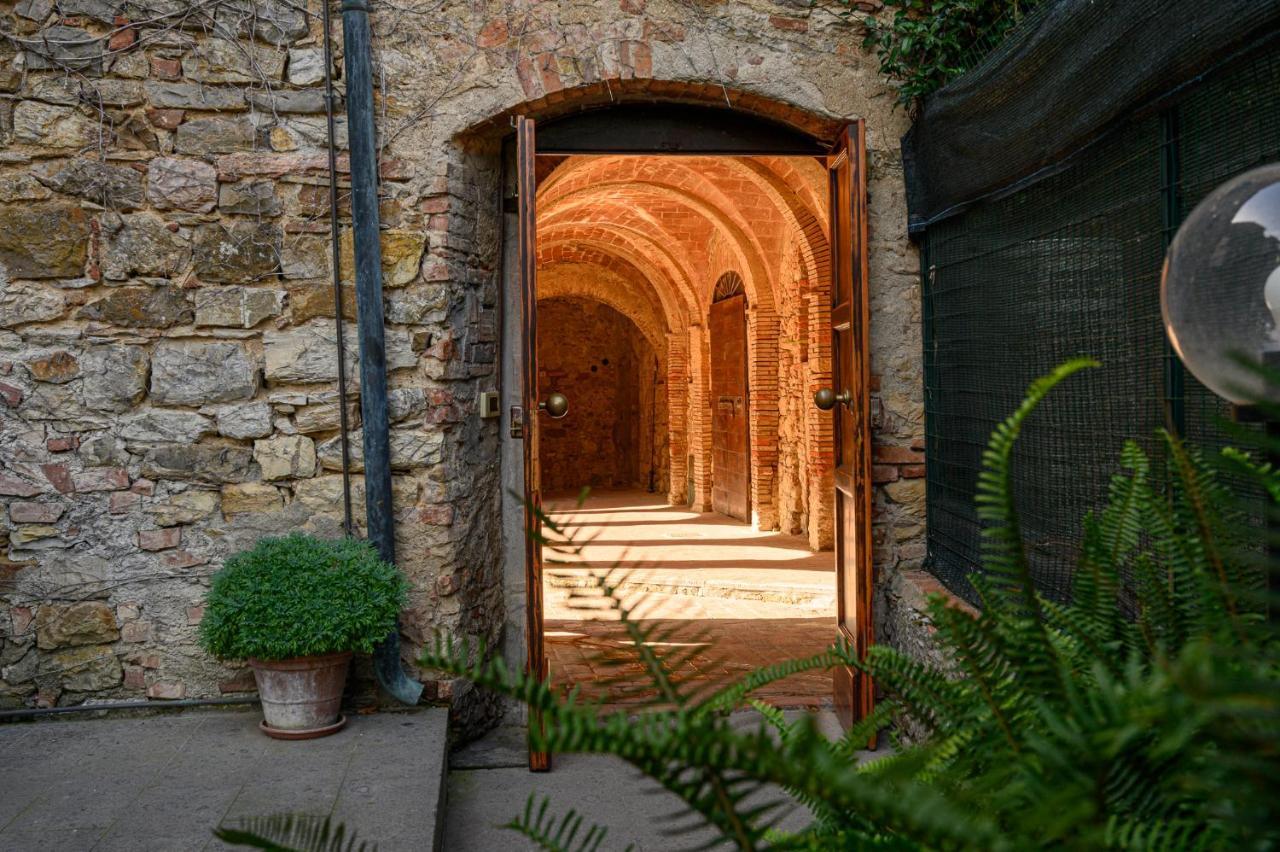 Il Chiostro Appartamenti & Suites 苏韦雷托 外观 照片