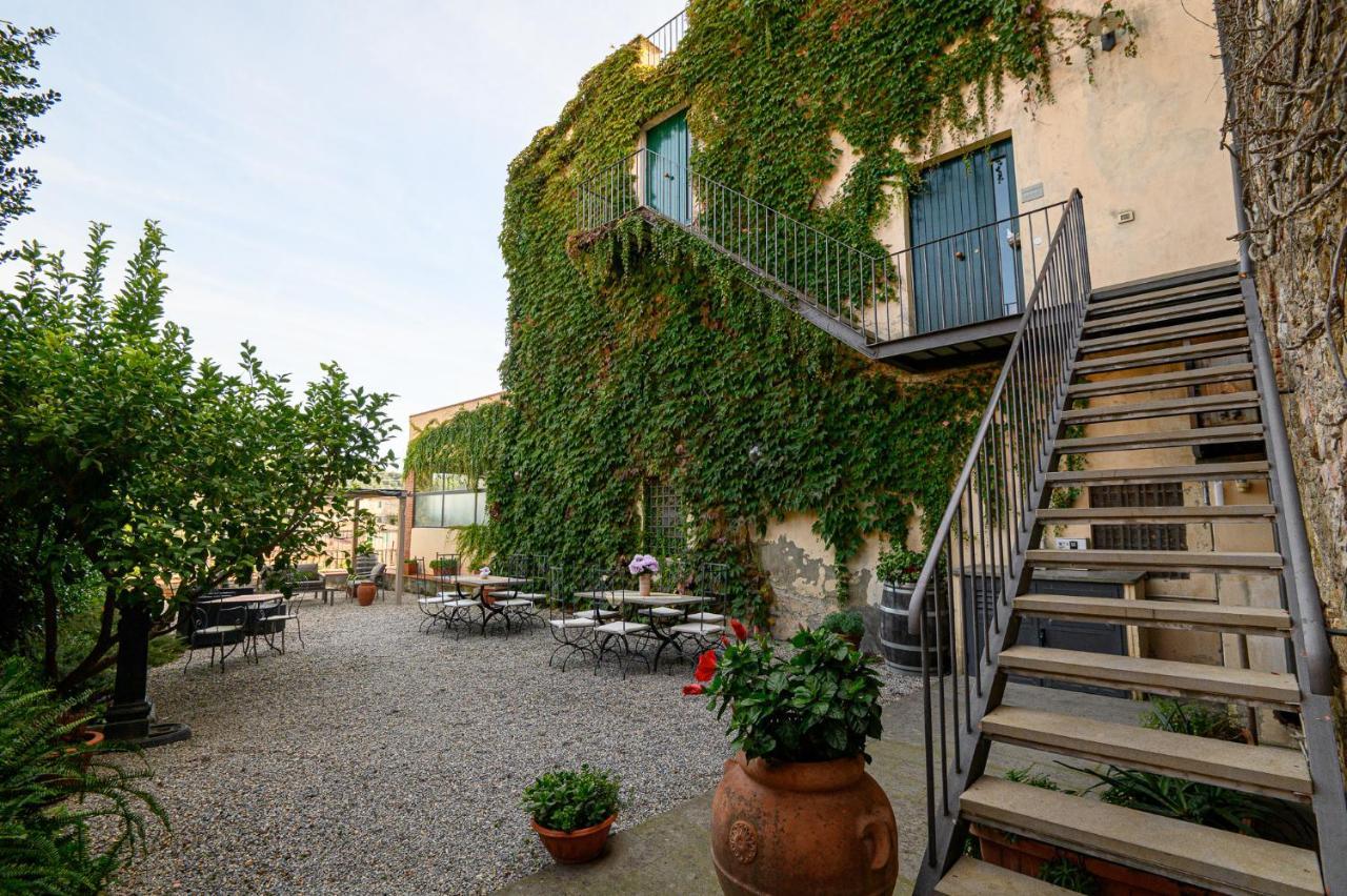 Il Chiostro Appartamenti & Suites 苏韦雷托 外观 照片
